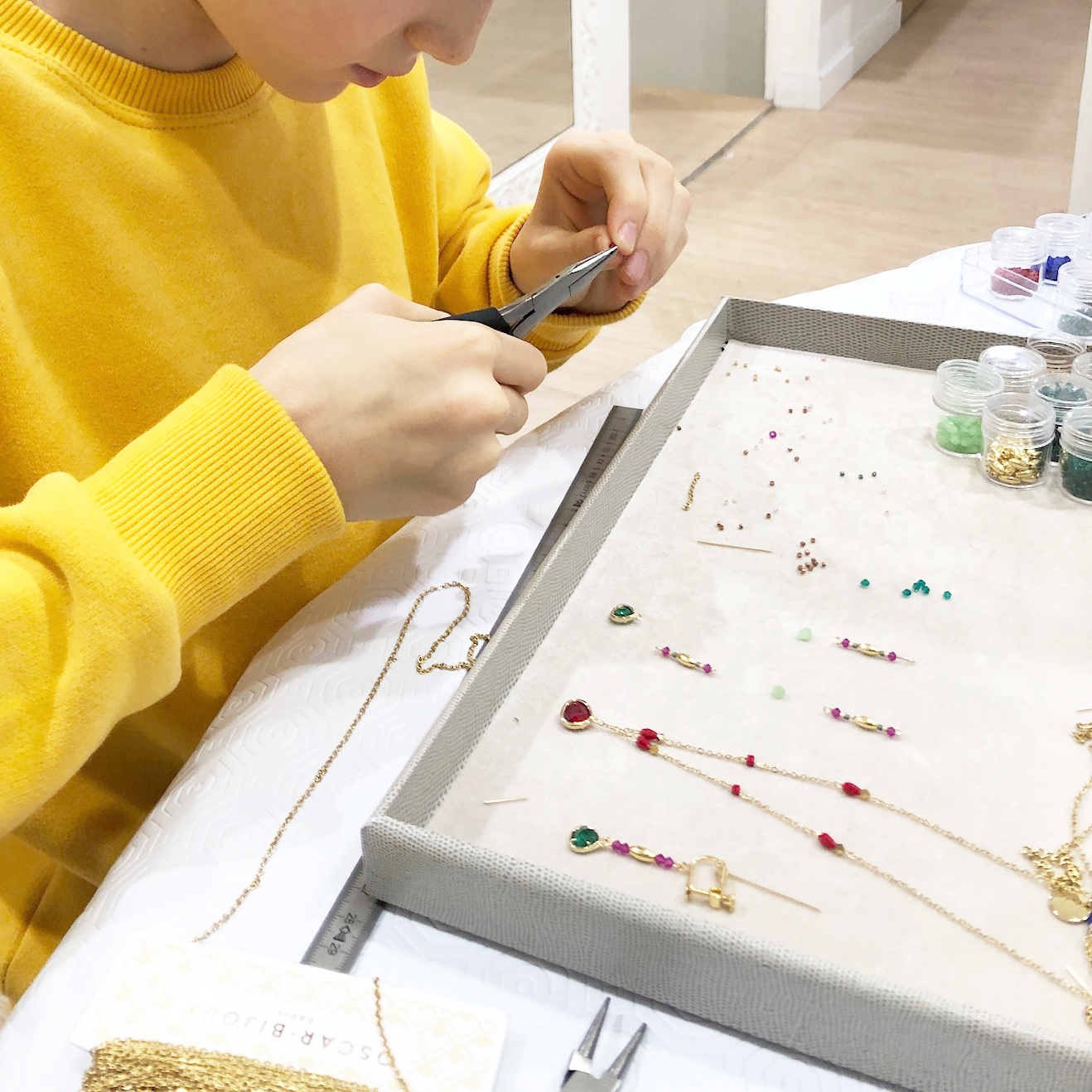 Offrir un atelier de création de bijoux ! - OSCAR Bijoux