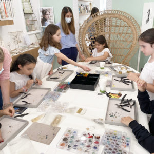 Stage pour enfant : atelier de création de bijou - 1 semaine - 325€