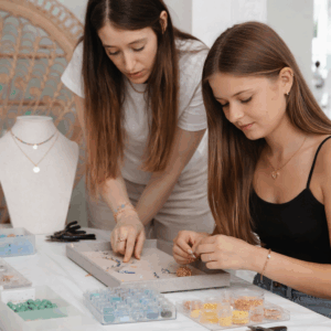 Réserver un atelier pour enfant : création d'un bijou - 69€