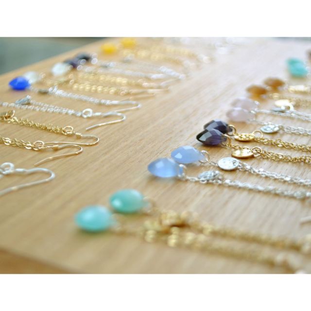 Quelle couleur préférez-vous pour les boucles d’oreilles GIPSY ?

#plaquéor #faitmain